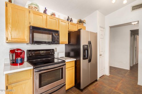 13642 41 Pl, Phoenix AZ 85028-2214 exterior