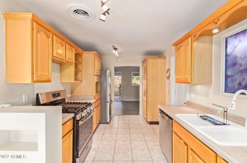 2328 Altadena Ave, Phoenix AZ 85029-3402 exterior