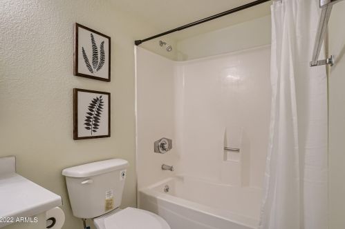 12821 31st St, Phoenix AZ 85008-1127 exterior