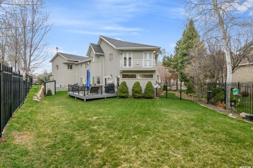 35 Lone Holw Dr, Sandy UT 84092-5530 exterior