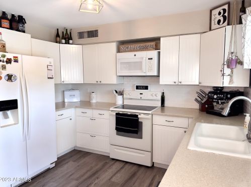 3251 Charleston Ave, Phoenix AZ 85032-1595 exterior