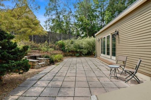 7 Apple Ridge Rd, Sutton MA  01590-2977 exterior