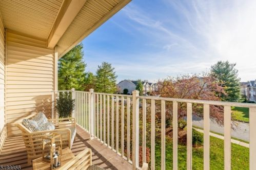 18 Joseph Dr, East Hanover, NJ 07936-3580