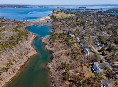 595 Riverview Dr, Chatham MA  02633-1117 exterior