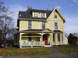 45 Hunnewell Ave, Newton, MA 02458-2216