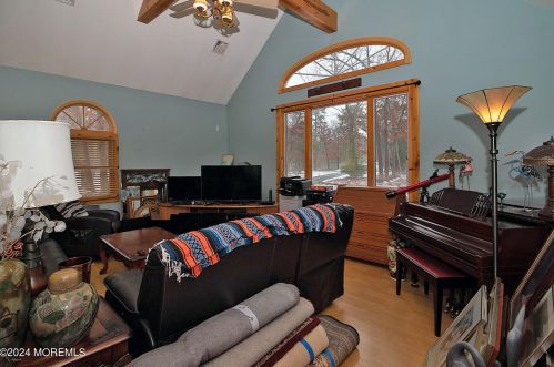 1062 Lakehurst Ave, Jackson Twp NJ 08527-5250 exterior