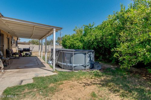 5743 38 Dr, Phoenix AZ 85053-2811 exterior