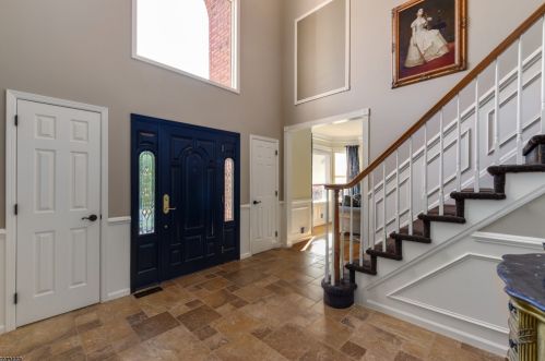 6 Birchwood Ct, East Hanover, NJ 07936-3140