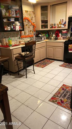 1715 32nd St, Phoenix AZ 85032-5605 exterior