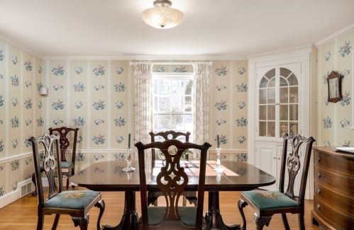 7 Monadnock Rd, Arlington MA 02476-8026 exterior