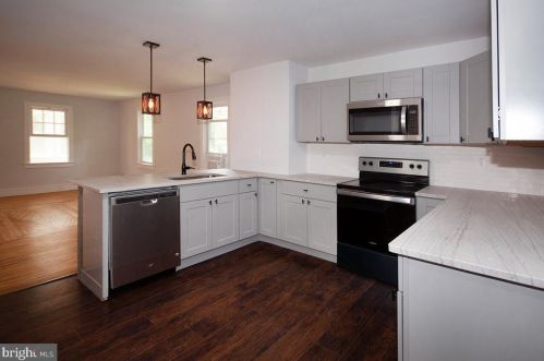 156 Turkey Hill Rd, West Deptford NJ  08093-2312 exterior