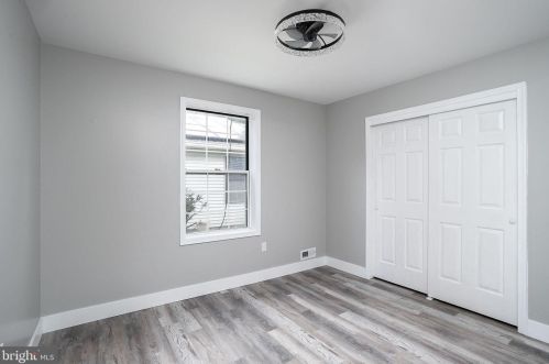 4 Willowwood Ct, Columbus NJ  08022-1025 exterior