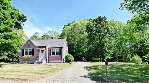 124 Plain St, Taunton, MA 02780-4946