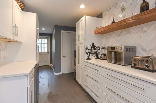 847 Burt St, Taunton MA  02780-2248 exterior