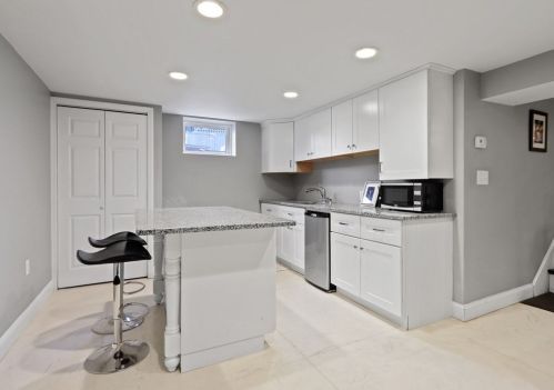 29 Furber Ln, Newton MA 02459-1503 exterior