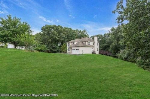 380 Sapphire Dr, Jackson Twp NJ  08527-1363 exterior