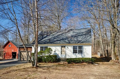 34 Spaulding St, Amherst, MA 01002-1822