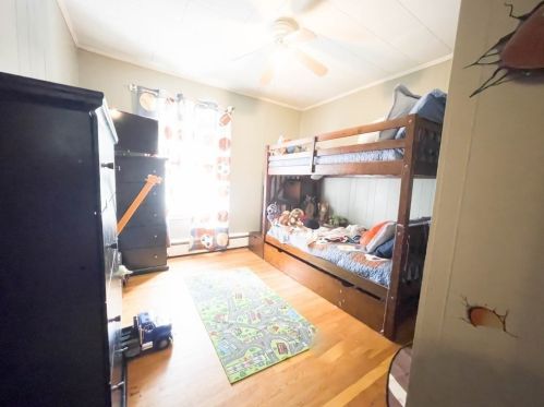 296 Hamlet St, Fall River MA 02724-3340 exterior