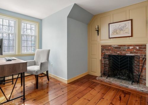 4 High St, Southborough MA 01772-1423 exterior