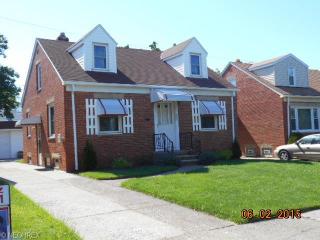 4154 57th St, Cleveland, OH 44144-1852