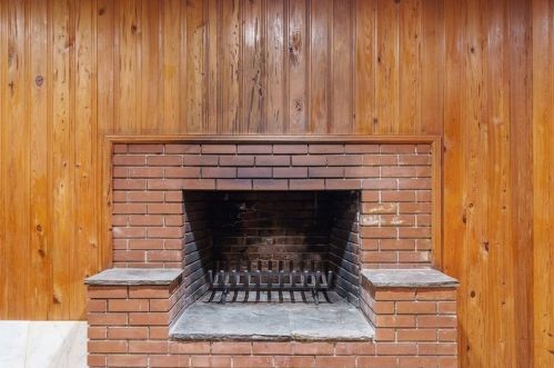 32 Brookshire Rd, Worcester MA 01609-1252 exterior