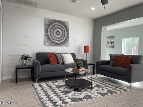 504 Alice Ave, Phoenix AZ  85020-3161 exterior