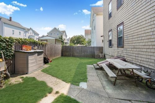 214 Cambridge St, Fall River MA 02721-2665 exterior