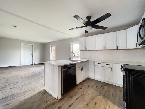 16 Frederick St, Montgomery MA 01085-3180 exterior