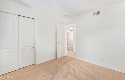 3222 Clinton St, Phoenix AZ 85028-3023 exterior