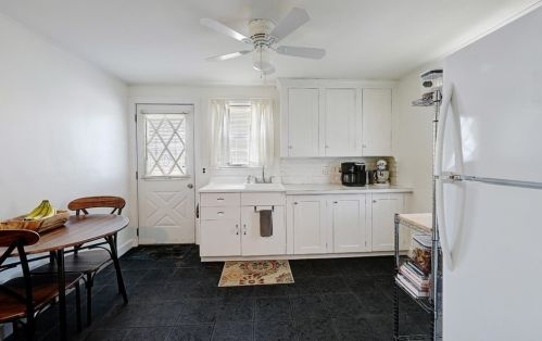 18 Smt Ave, Seekonk MA 02771-3919 exterior