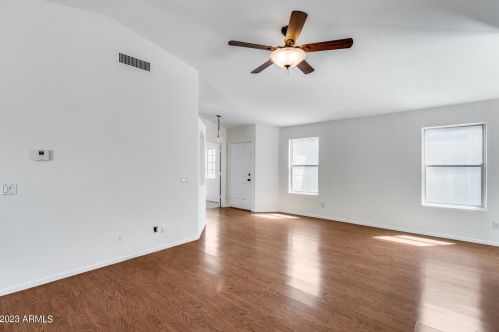 2021 Bluefield Ave, Phoenix AZ 85032-8817 exterior