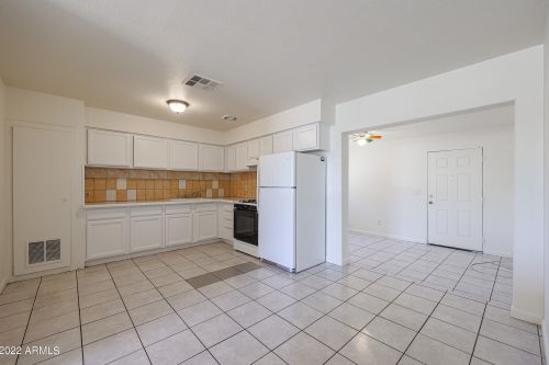 3139 65th Ave, Phoenix AZ 85033-1601 exterior