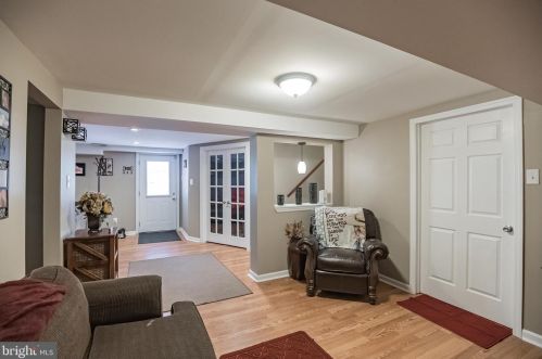 738 Chestnut Ave, West Deptford NJ 08097-1606 exterior