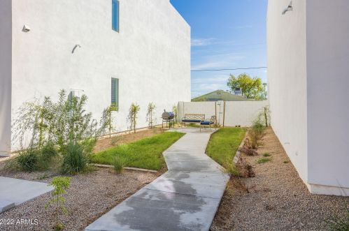 6614 16th St, Phoenix AZ  85016-4419 exterior