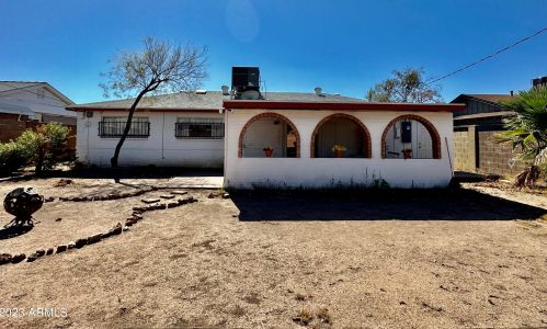 2908 Corrine Dr, Phoenix AZ 85029-1937 exterior