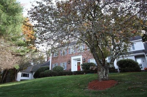 90 Countryside Ln, Milton, MA 02186-4400