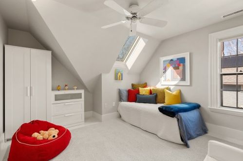 120 Pleasant St, Newton MA 02459-1810 exterior