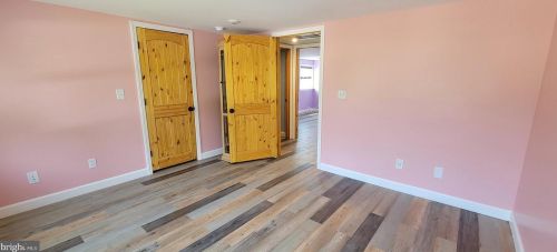 1859 Manhassett Ave, West Deptford NJ 08096-4307 exterior