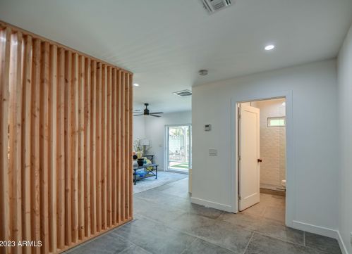 4043 44th Pl, Phoenix AZ  85018-5401 exterior