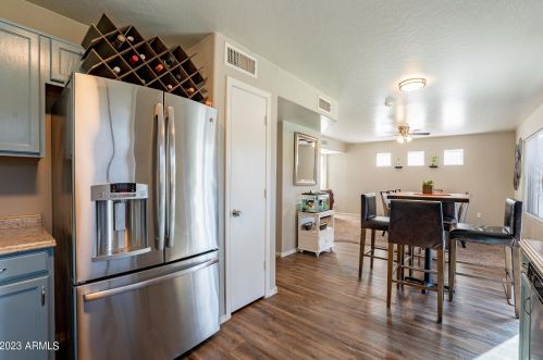 1818 63rd Dr, Phoenix AZ  85043-5748 exterior