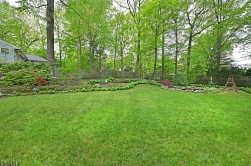 38 Windbeam Loop, Skyline Lakes, NJ 07456-1853