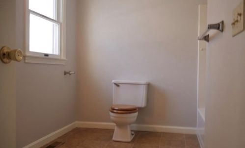 24 Parker Ave, Montgomery MA 01085-1517 exterior