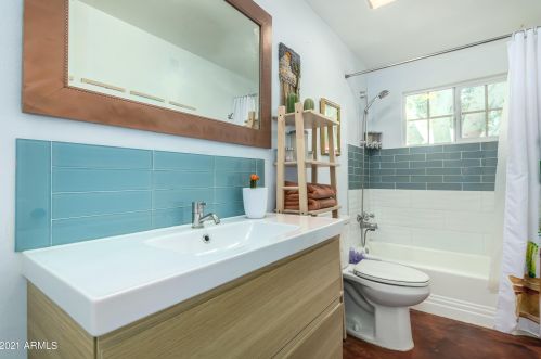 1233 El Camino Dr, Phoenix AZ 85051-9124 exterior