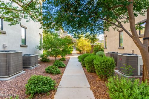 3900 Baseline Rd, Phoenix AZ 85042-6357 exterior