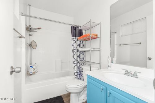 1818 63rd Dr, Phoenix AZ  85043-5748 exterior