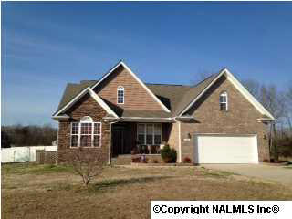 13 Sonoma Dr, Fayetteville, TN 37334-4837