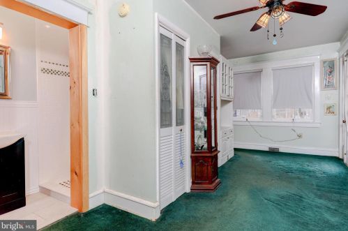 501 Broadway, West Deptford NJ 08093-1170 exterior