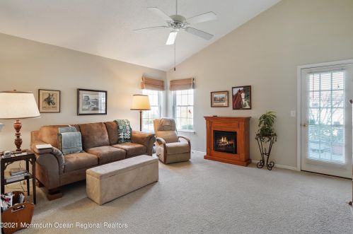 11 Manchester Ct, Jackson Twp NJ 08527-3972 exterior