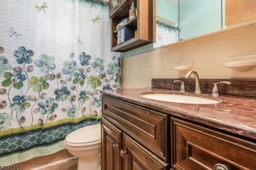 370 Shire Rd, Milford NJ  08848-1720 exterior