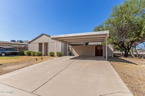 7002 42nd St, Phoenix AZ 85032-2205 exterior